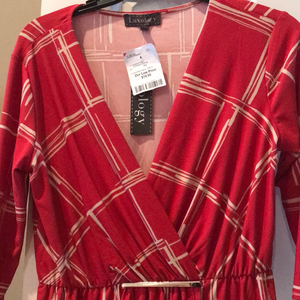 Red dress - Picture 2 of 7